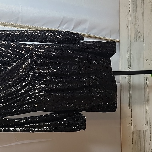 The Drop Women's Helena Sequin Wrap Dress Size Small.  New - Picture 3 of 6